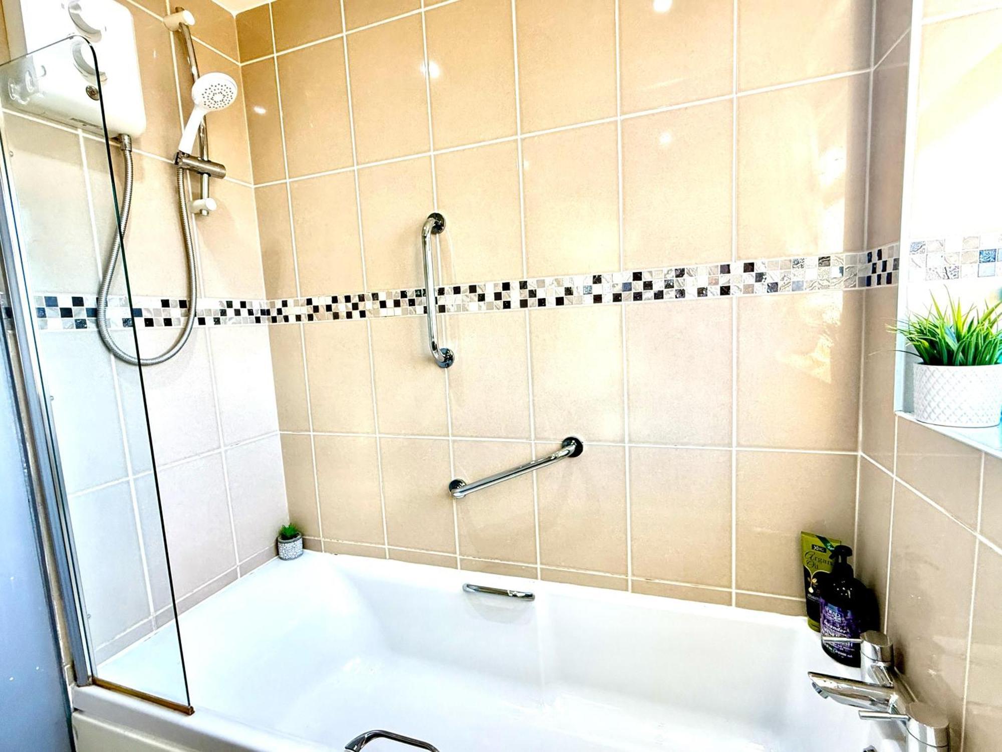 Stylish 3-Bedroom House With Garden & Free Parking'S, Prime Location With Private Garden Kidlington Exterior foto