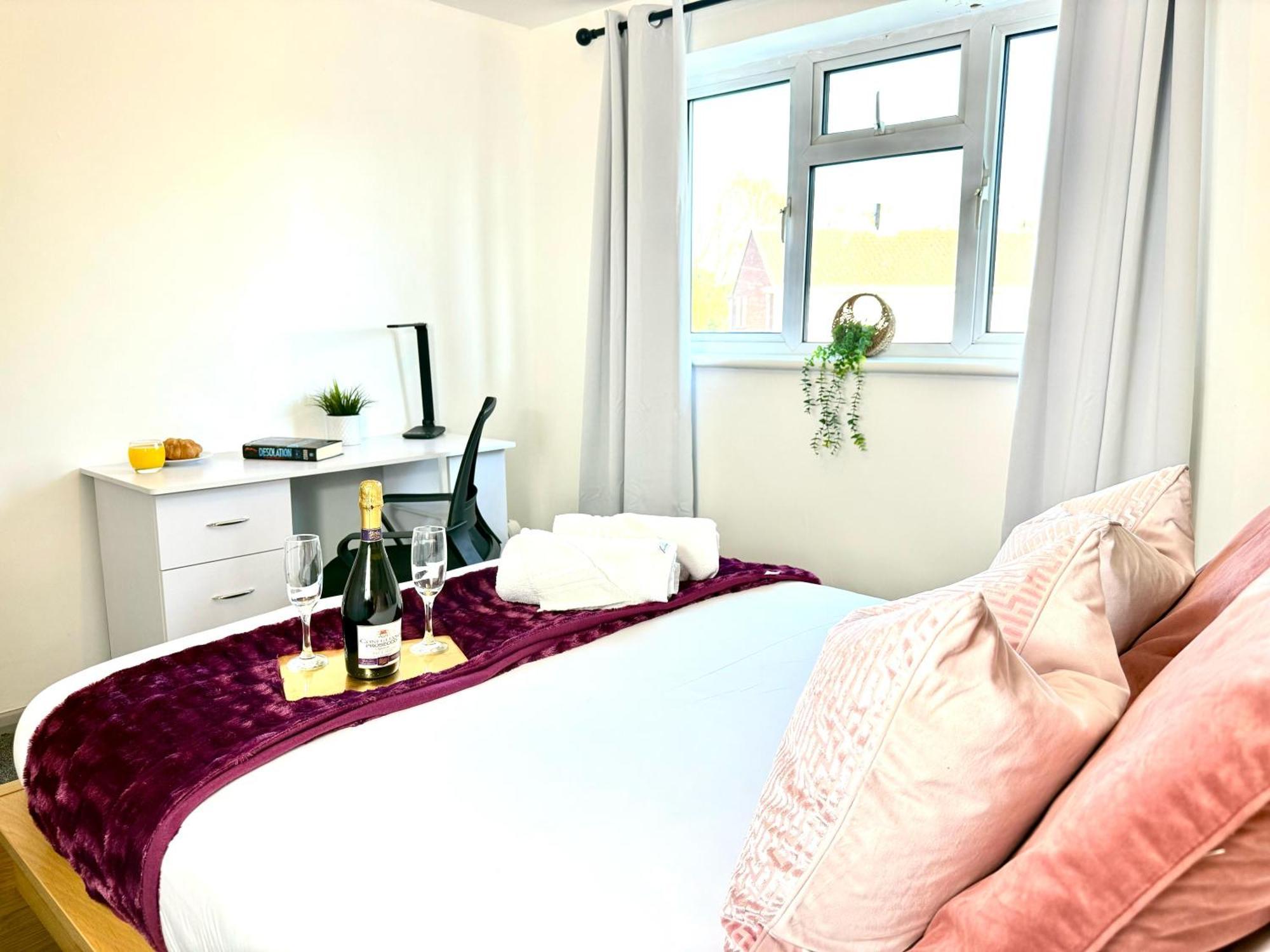 Stylish 3-Bedroom House With Garden & Free Parking'S, Prime Location With Private Garden Kidlington Exterior foto